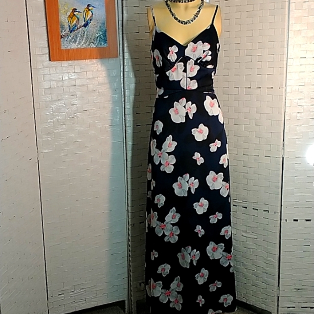 Bust 35"/36". Banana Republic